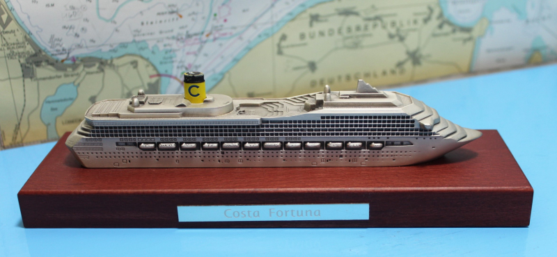 Cruise ship "Costa Fortuna" Trumph-/Destiny-class (1 p.) IT 2003 in ca. 1:1400